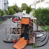 Un char tiré par des chevaux s'est renversé et deux personnes ont été blessées dimanche soir à Lupsingen (BL).